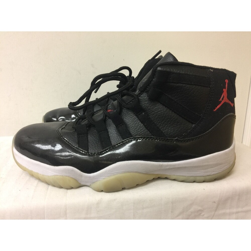Nike Air Jordan 2010  Men size 10  Basketball Shoes Black/white/red